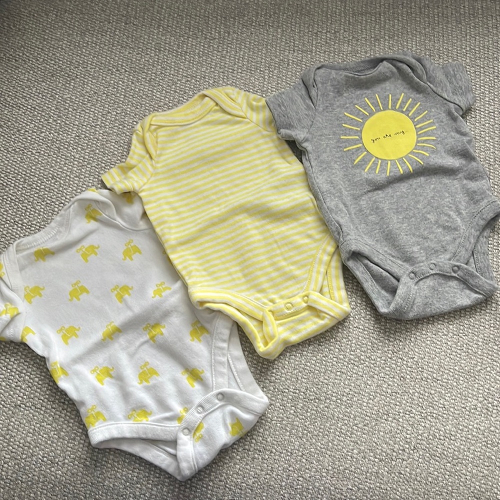 Newborn baby Gap bodysuit